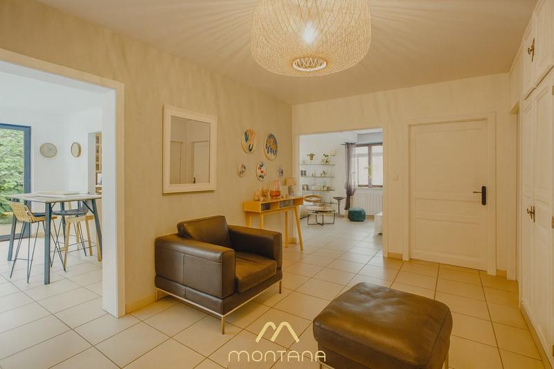 Maison - 230 m² - 8 pièces