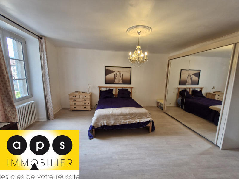 Maison - 300 m² - 10 pièces