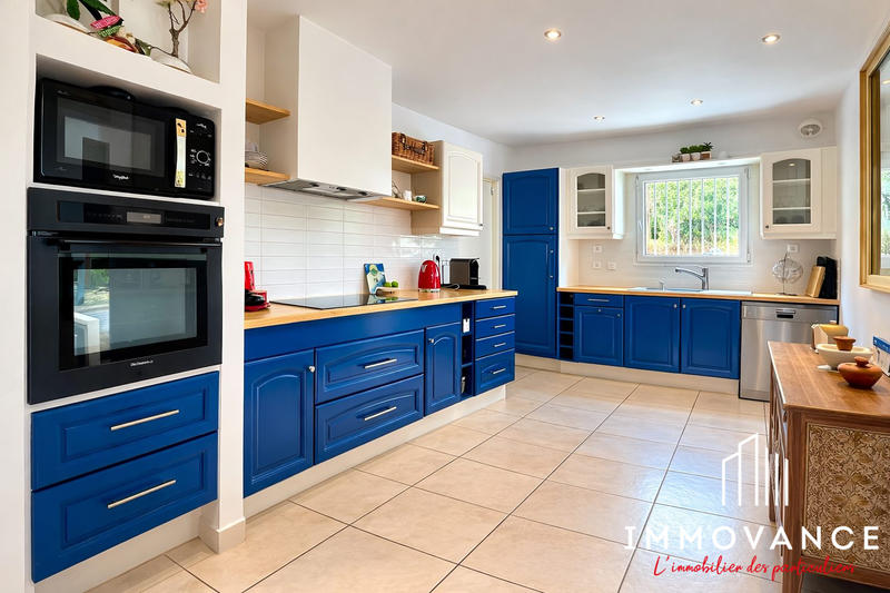 Villa - 180 m² - 6 pièces