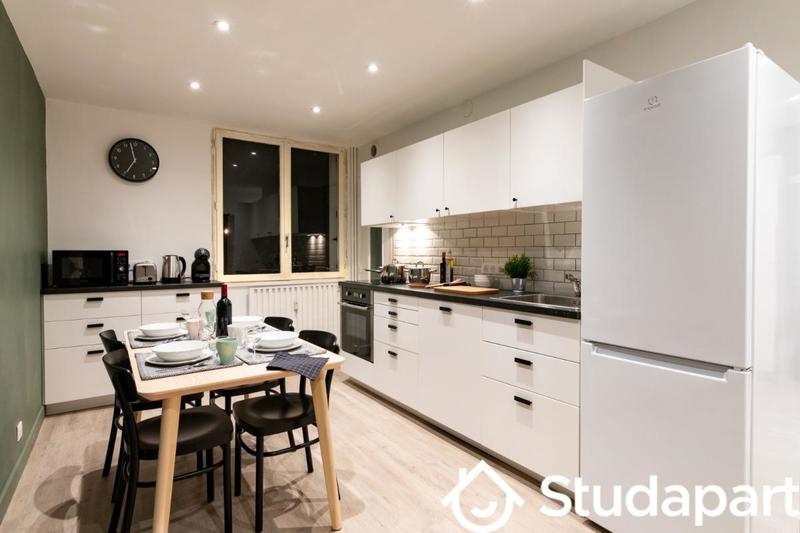 Chambre - 11 m² - 1 pièce