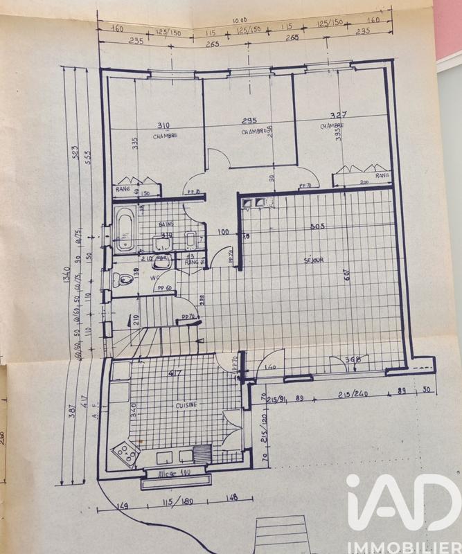Maison - 206 m² - 7 pièces