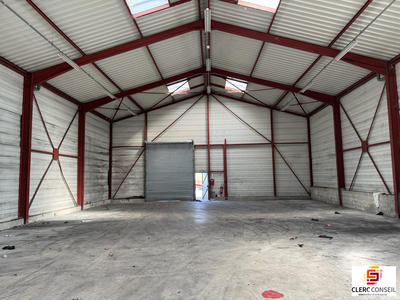 Local d'activités - 1 700 m²
