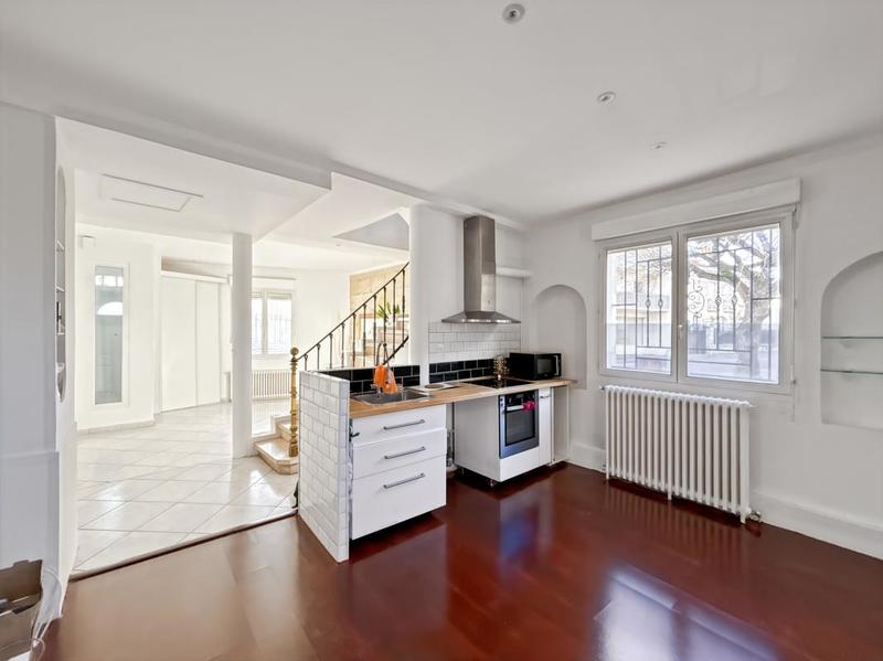 Maison - 104 m² - 4 pièces