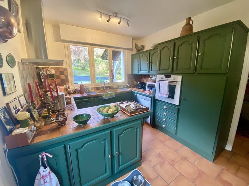 Maison traditionnelle - 168 m² - 6 pièces