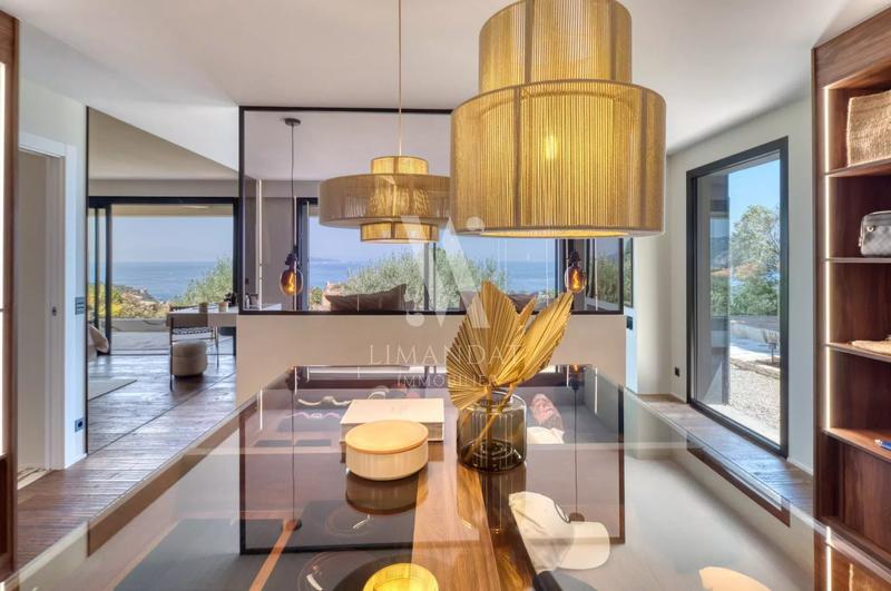 Villa - 286 m² - 6 pièces