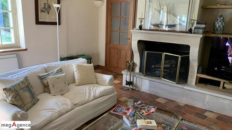 Maison - 328 m² - 9 pièces