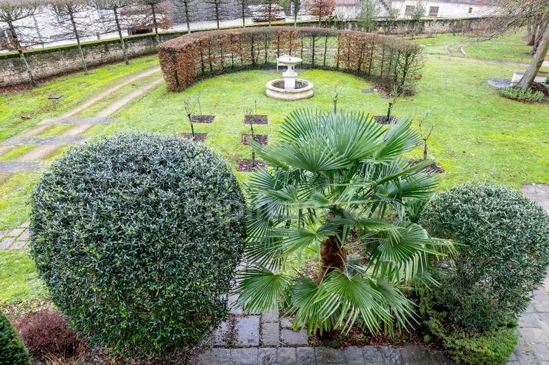 Propriété - 750 m² - 15 pièces