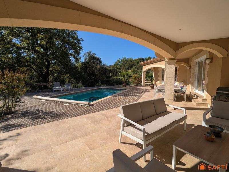 Maison - 327 m² - 7 pièces