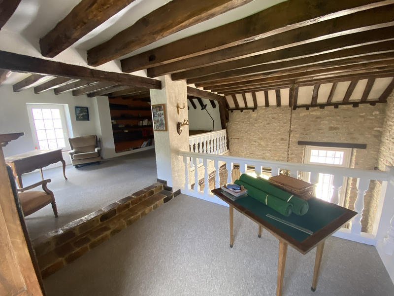 Maison - 300 m² - 8 pièces