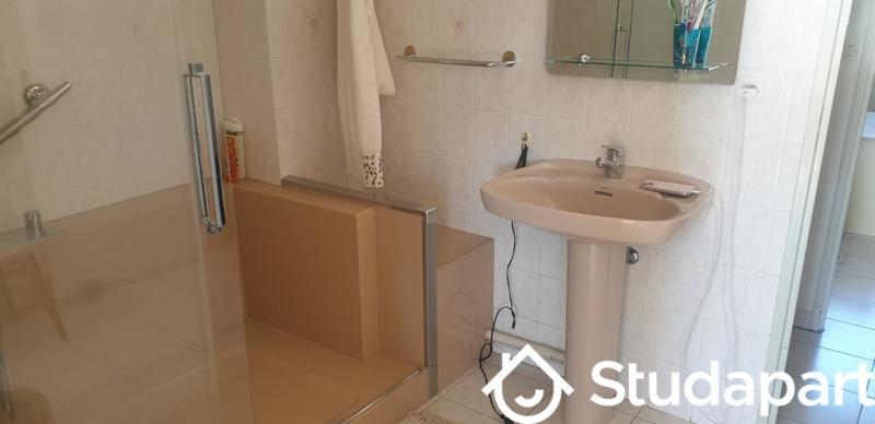 Chambre - 12 m² - 1 pièce