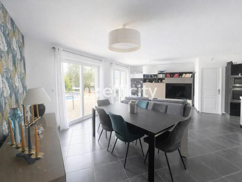 Maison - 100 m² - 5 pièces