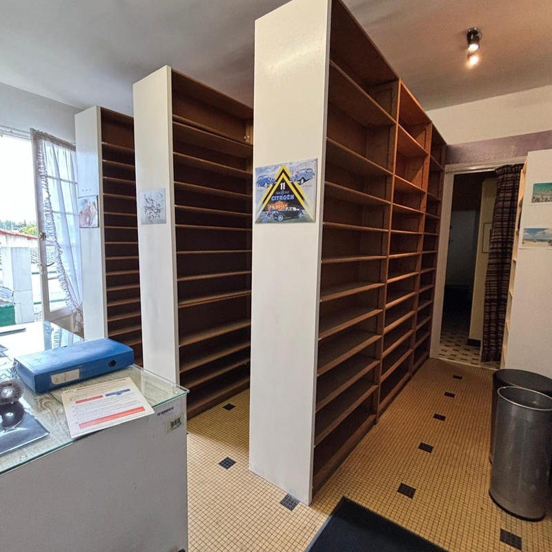 Local commercial - 140 m² - 7 pièces