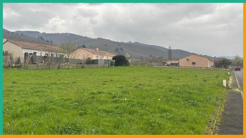 Terrain constructible - 870 m²