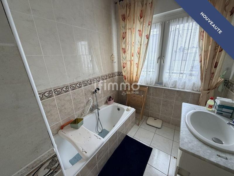 Maison - 99 m² - 6 pièces