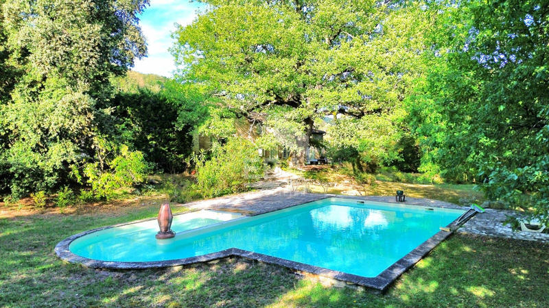 Maison - 192 m² - 5 pièces