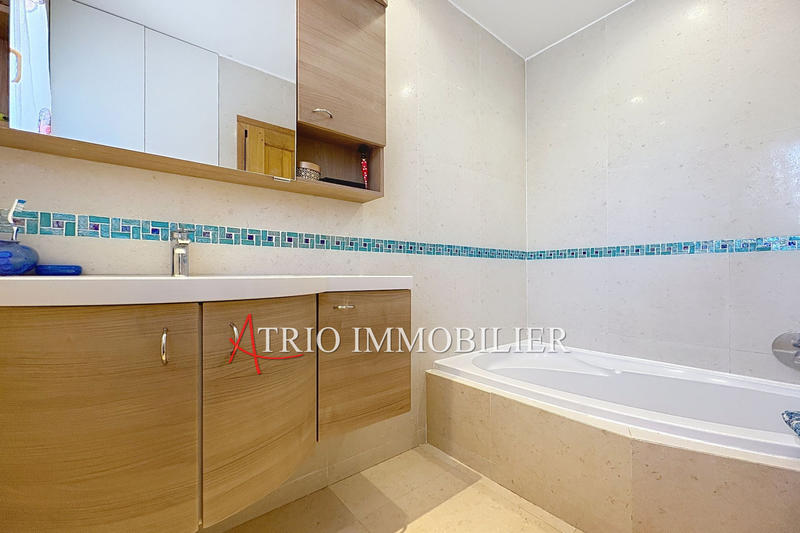 Maison - 200 m² - 5 pièces