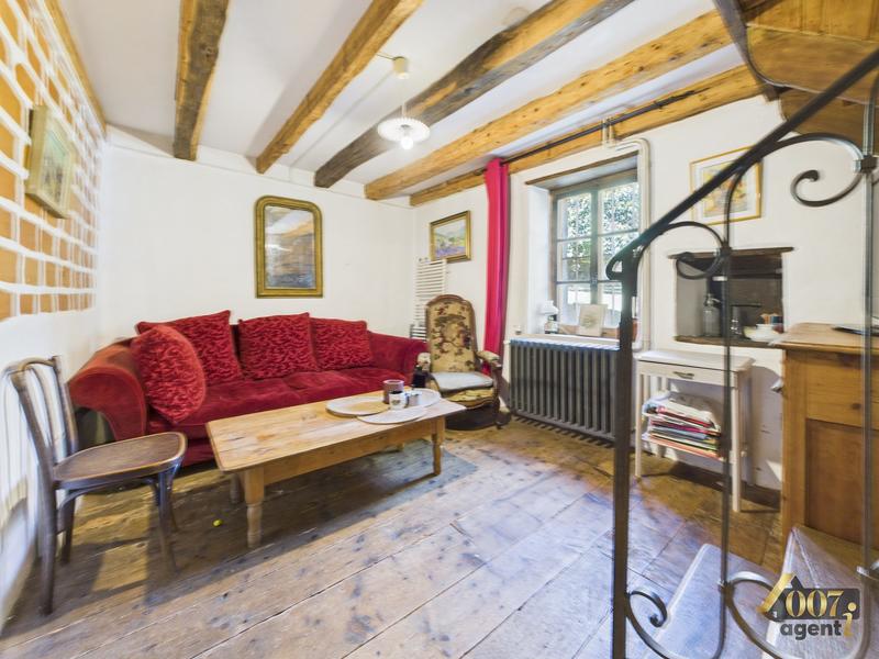 Maison - 225 m² - 8 pièces