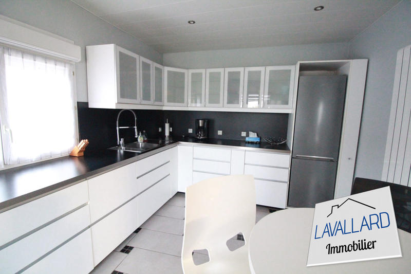 Maison - 97 m² - 5 pièces