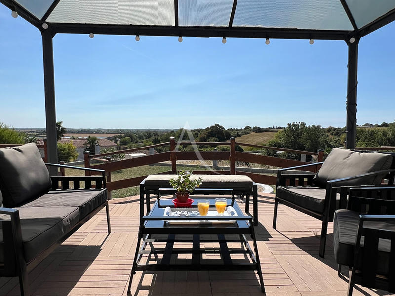 Maison - 140 m² - 5 pièces