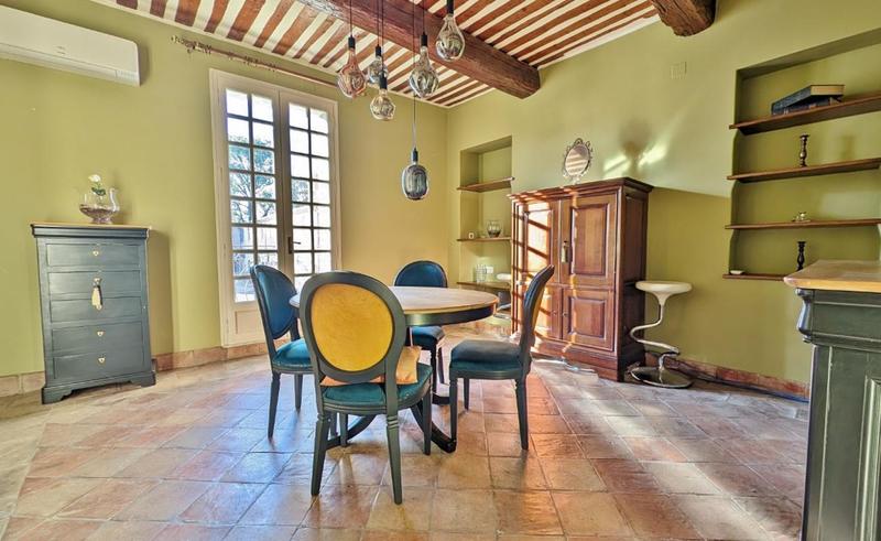 Maison - 252 m² - 8 pièces