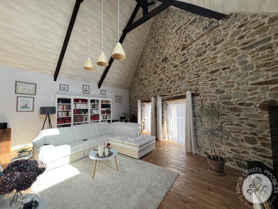 Maison - 235 m² - 6 pièces