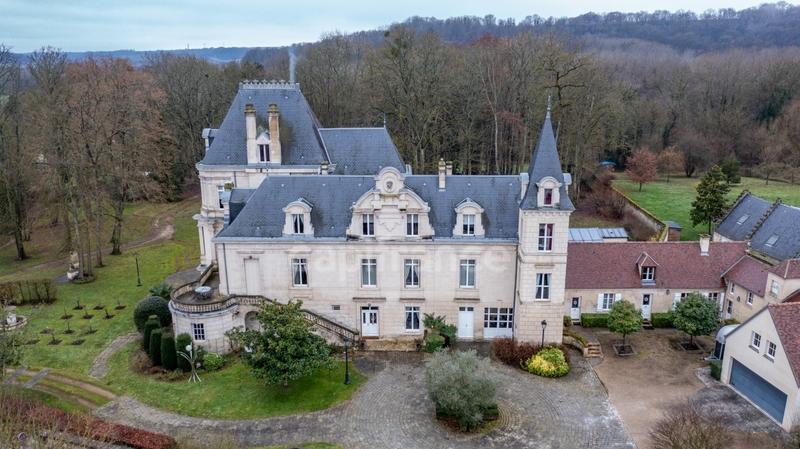 Propriété - 750 m² - 15 pièces