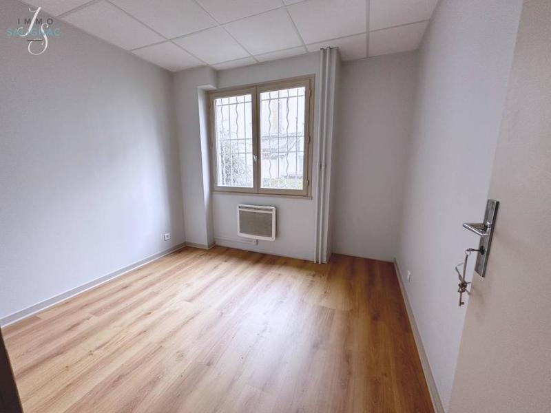 Bureau - 130 m² - 5 pièces