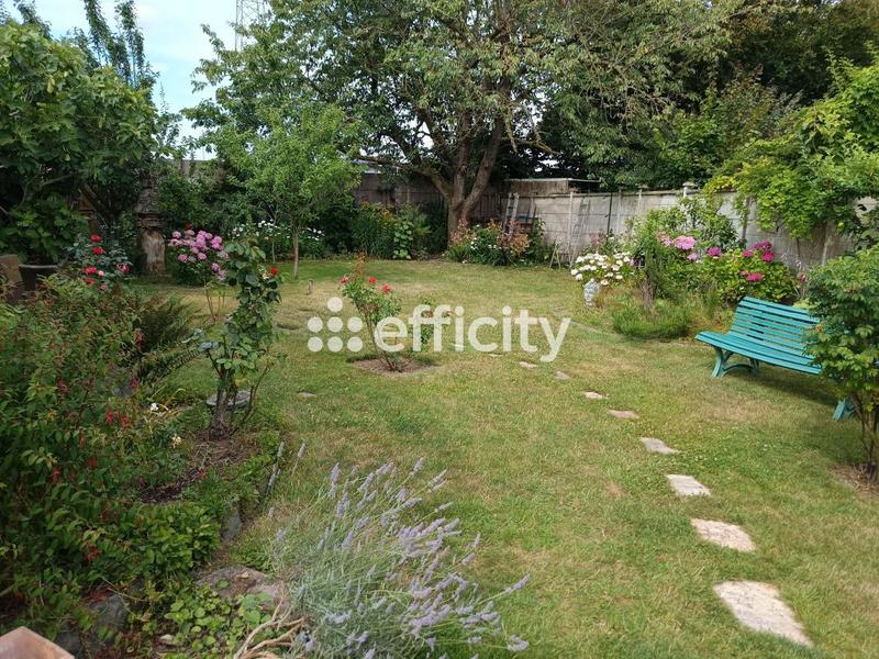 Maison - 210 m² - 11 pièces