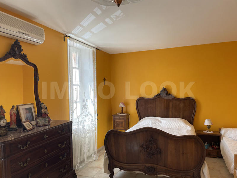 Maison - 285 m² - 14 pièces