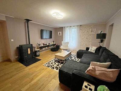 Maison - 94 m² - 5 pièces