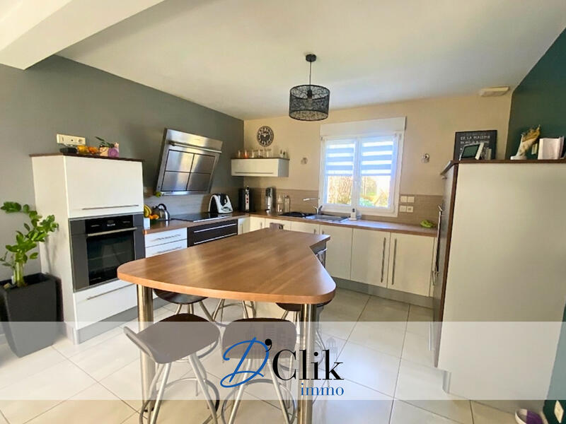 Maison - 185 m² - 7 pièces