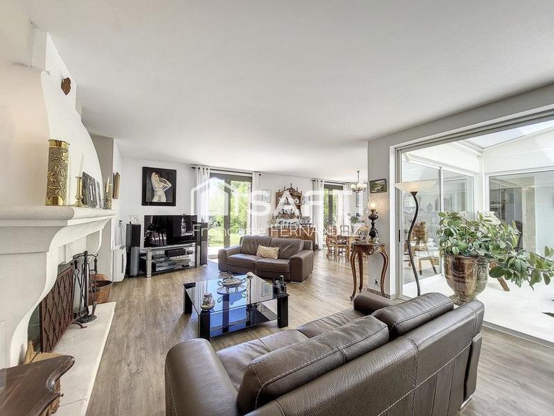 Villa - 235 m² - 5 pièces