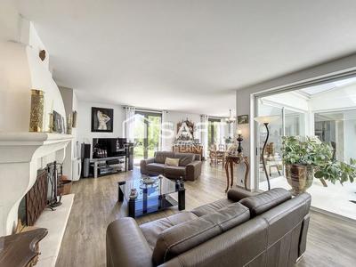 Villa - 235 m² - 5 pièces