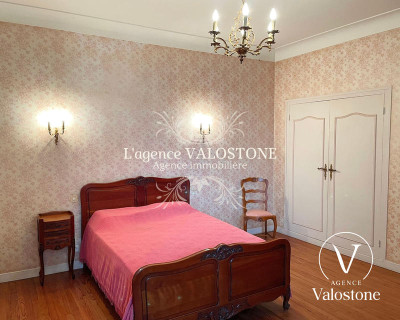 Maison ancienne - 320 m² - 11 pièces