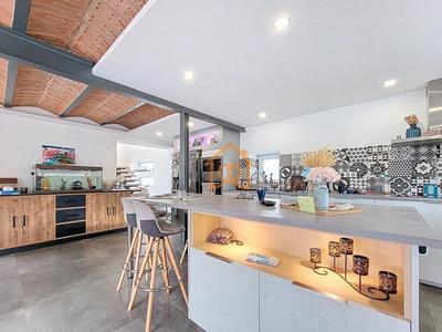 Corps de ferme - 250 m² - 10 pièces