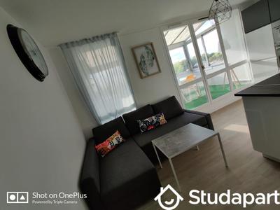 Chambre - 9 m² - 1 pièce