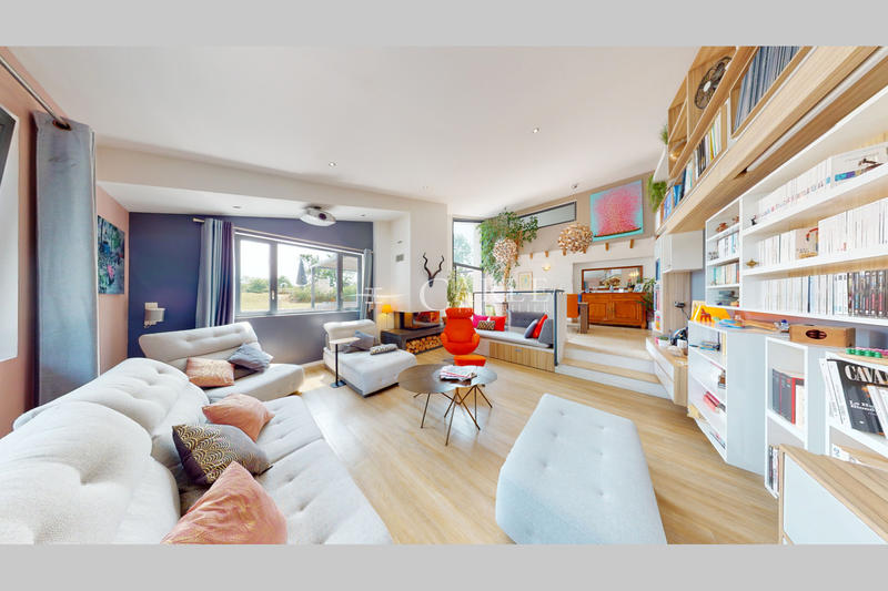 Propriété - 285 m² - 11 pièces