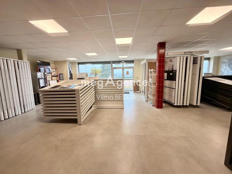 Local commercial - 464 m² - 10 pièces