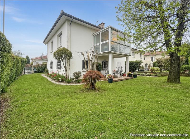 Maison - 140 m² - 6 pièces