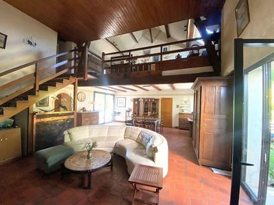 Maison traditionnelle - 200 m² - 7 pièces