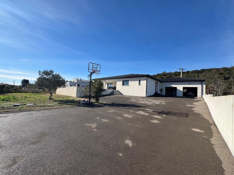 Maison - 185 m² - 7 pièces