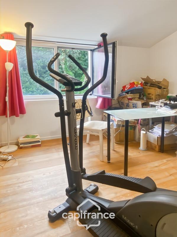 Maison - 220 m² - 8 pièces