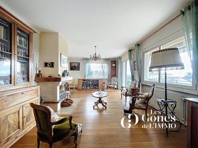 Maison - 229 m² - 7 pièces