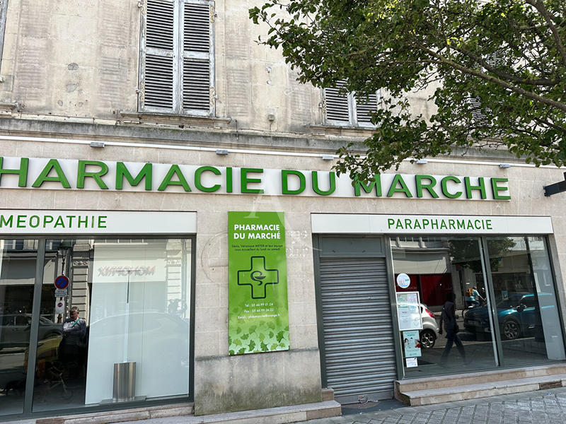 Local commercial - 118 m² - 10 pièces