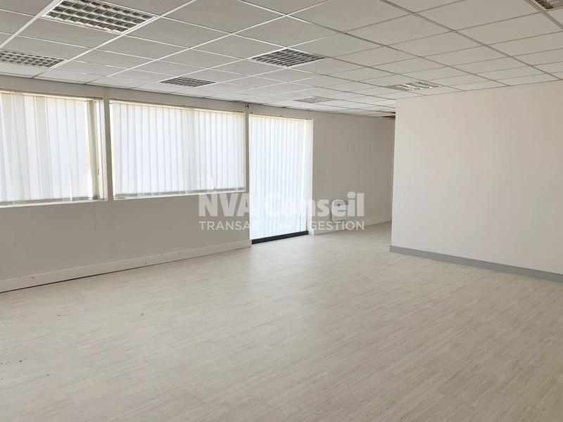 Entrepôt - 1 691 m²