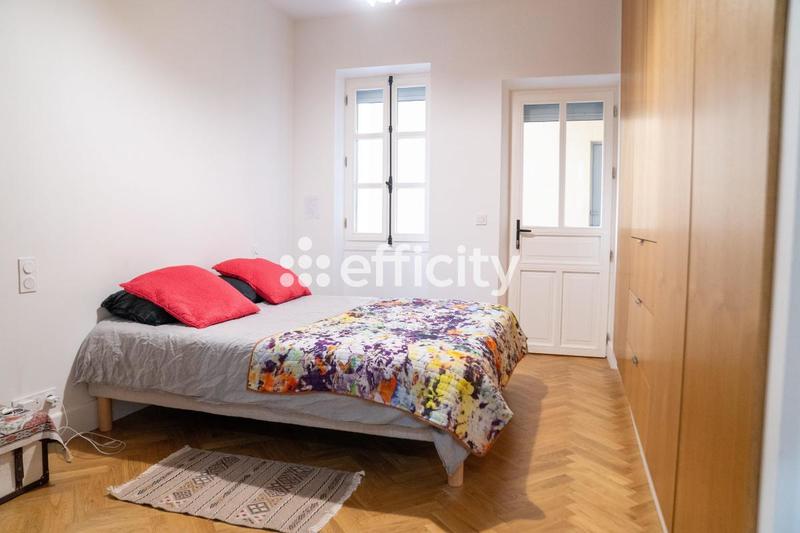 Appartement - 136 m² - 5 pièces