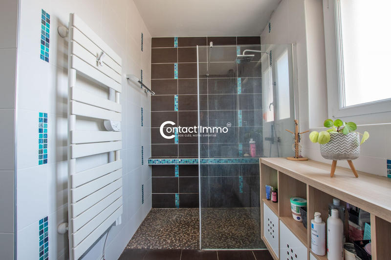 Maison - 220 m² - 7 pièces