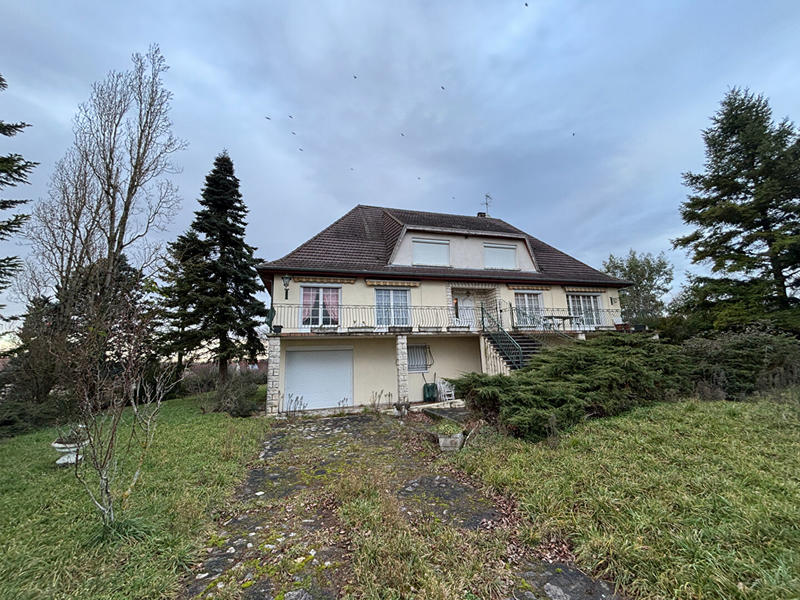 Maison - 285 m² - 11 pièces