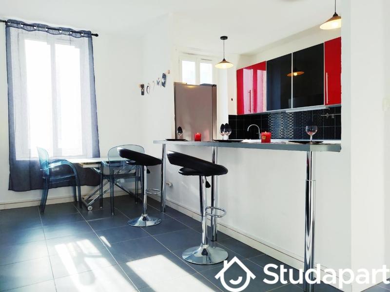 Chambre - 9 m² - 1 pièce