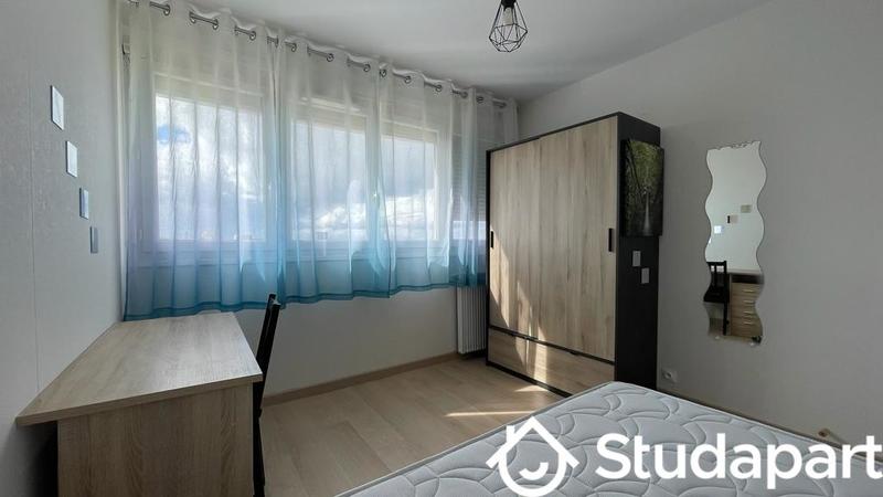 Chambre - 10 m² - 1 pièce